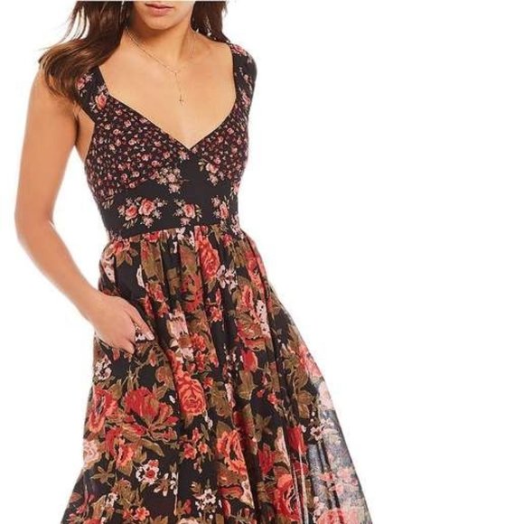 Free People Dresses & Skirts - Free People Love You Dark Floral Midi Dress NWT